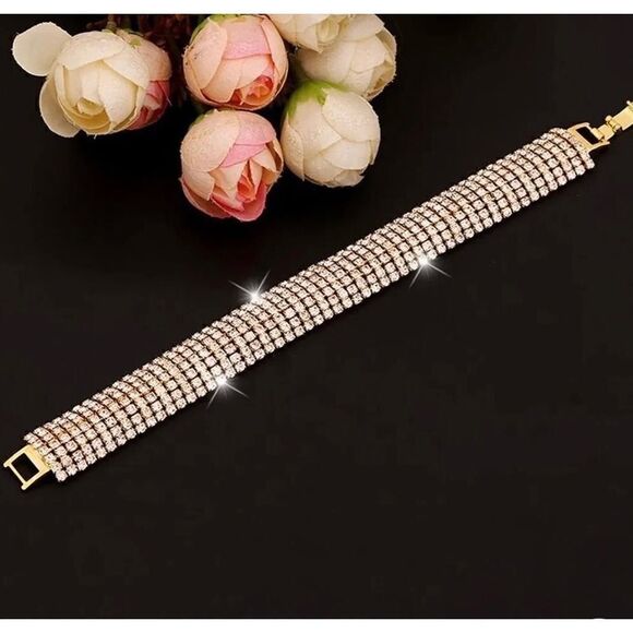 🌹 New sparkling ✨ gorgeous crystal & gold bracelet  🌹 - Picture 1 of 7